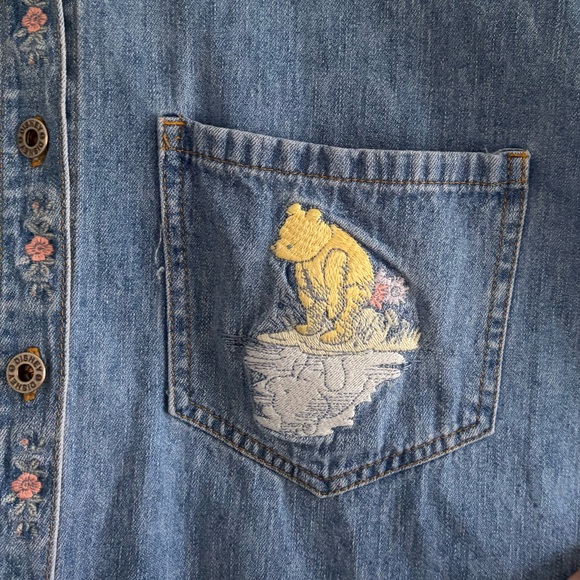 Vintage Disney Store WInnie the Pooh Embroidered Denim Shirt Floral 90s Y2K Sz L - Picture 2 of 16